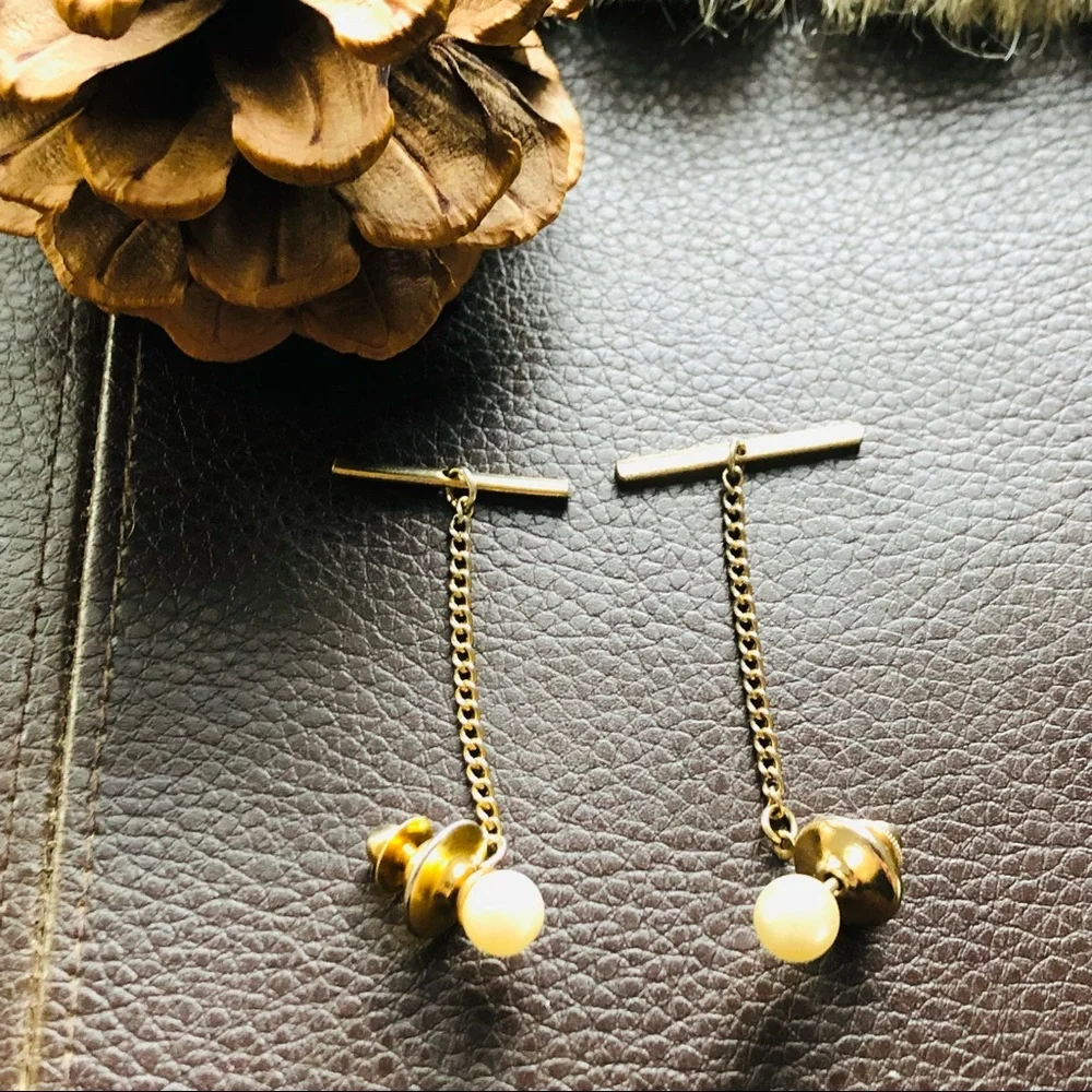 Vintage men’s faux pearl gold plated gentleman tie clip pin with chain set of 2